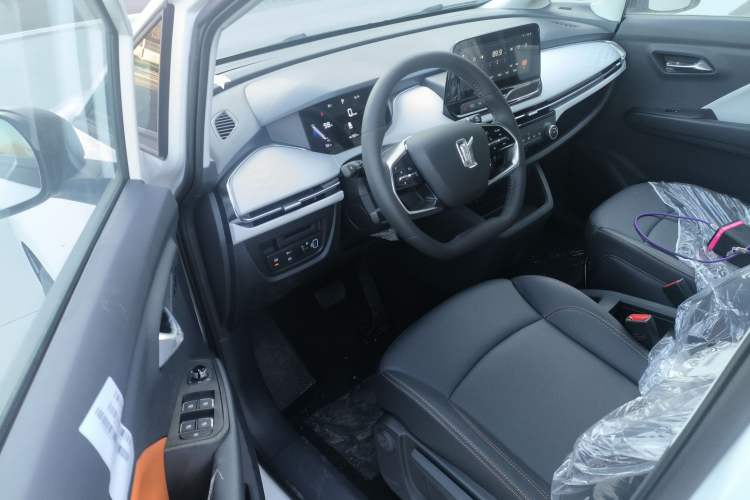 Used Bestune NAT 2022 Comfortable Travel Battery-Swap Version 120kW 401km Interior 2