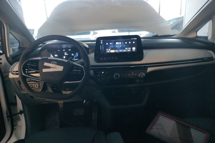 Used Bestune NAT 2022 Comfortable Travel Battery-Swap Version 100kW 414km Interior 2