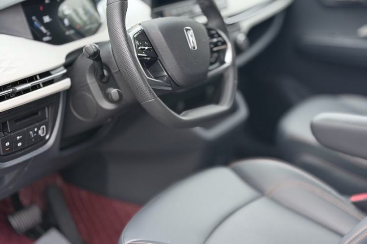 Used Bestune NAT 2022 Comfortable Travel Battery-Swap Version 100kW 414km Interior 3