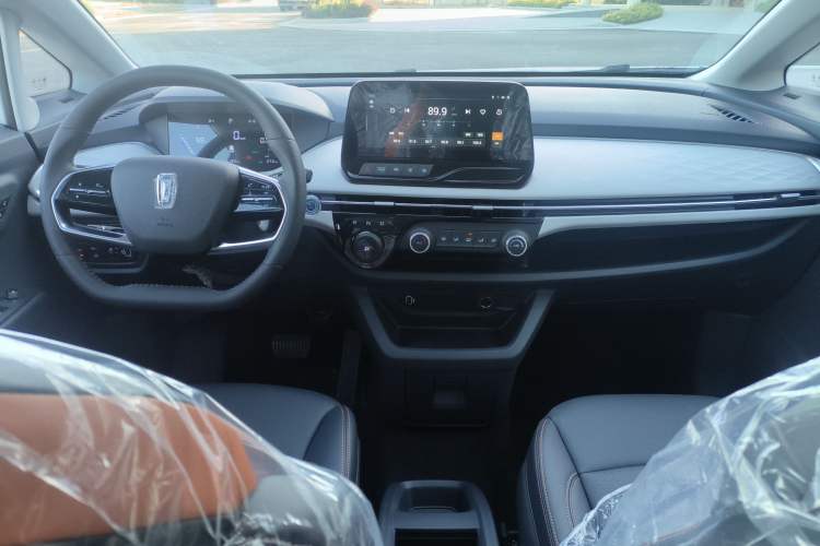 Used Bestune NAT 2022 Comfortable Travel Battery-Swap Version 120kW 401km Interior 3