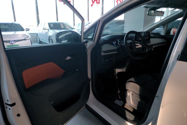 Used Bestune NAT 2022 Comfortable Travel Battery-Swap Version 100kW 414km Interior 3