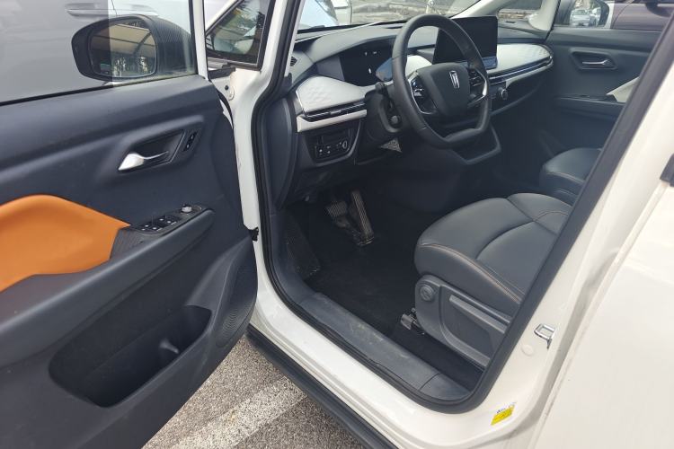 Used Bestune NAT 2022 Comfortable Travel Rental Edition Interior 3