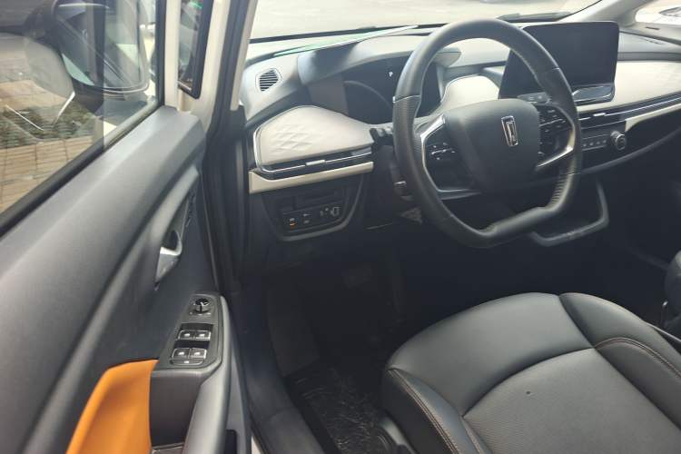 Used Bestune NAT 2022 Comfortable Travel Rental Edition Interior 4