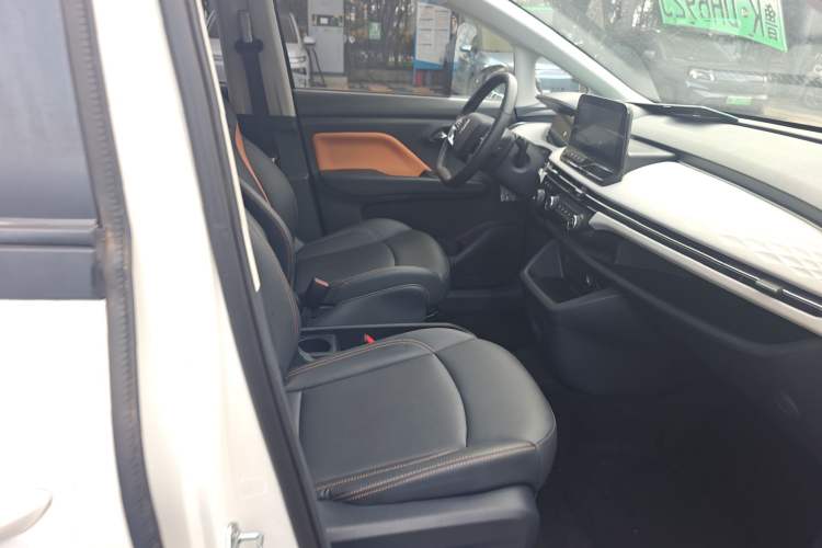 Used Bestune NAT 2022 Comfortable Travel Rental Edition Interior 7