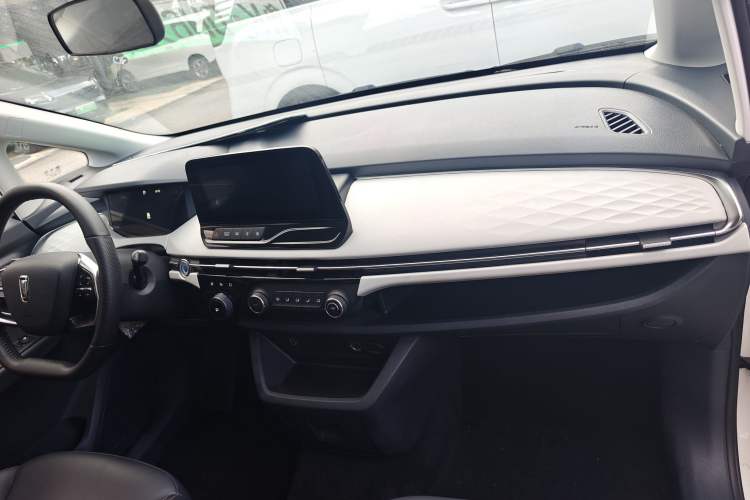 Used Bestune NAT 2022 Comfortable Travel Rental Edition Interior 8