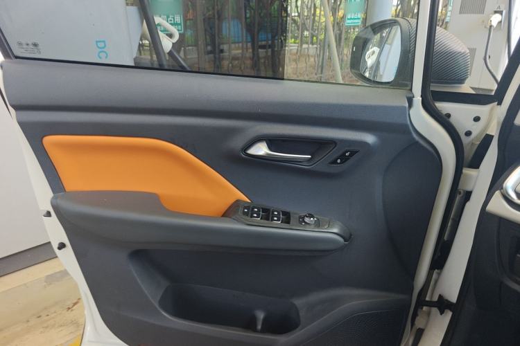 Used Bestune NAT 2022 Comfortable Travel Rental Edition Interior 9