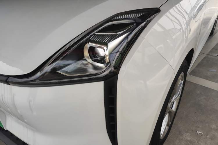 Used Bestune NAT 2022 Comfortable Travel Battery-Swap Version 100kW 401km Left Front Headlight