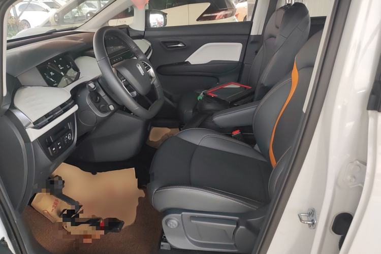 Used Bestune NAT 2022 Comfortable Travel Battery-Swap Version 100kW 401km Left Front Seat