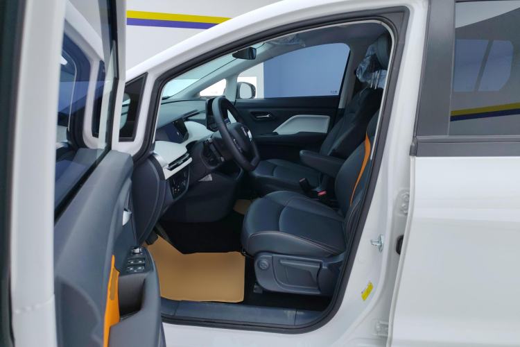 Used Bestune NAT 2022 Comfortable Travel Battery-Swap Version 100kW 401km Left Front Seat