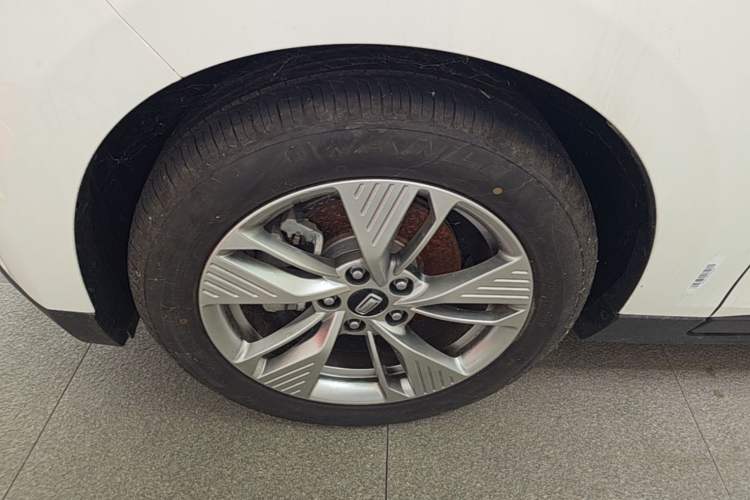 Used Bestune NAT 2022 Comfortable Travel Battery-Swapping Taxi Version Left Front Wheel Hub