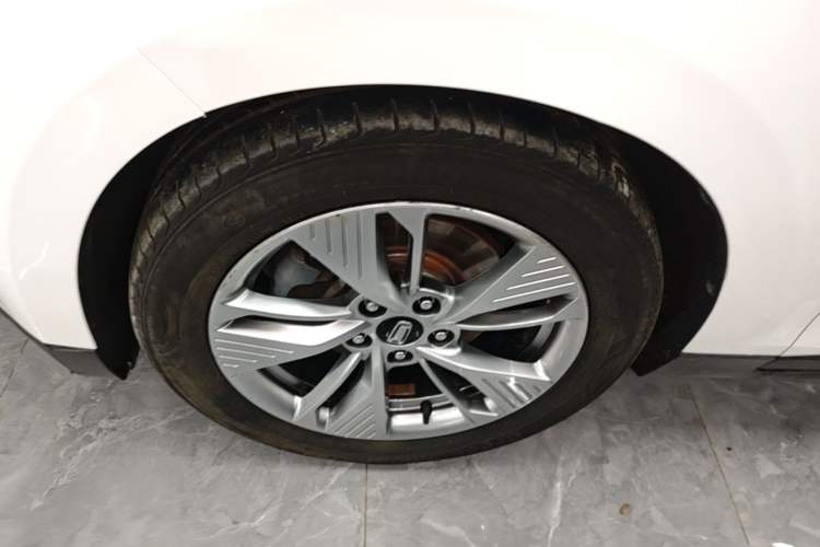 Used Bestune NAT 2022 Enjoy Travel Edition 120kW Left Front Wheel Hub