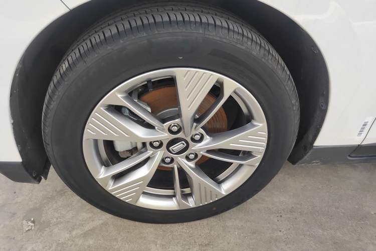 Used Bestune NAT 2022 Comfortable Travel Battery-Swap Version 100kW 401km Left Front Wheel Hub