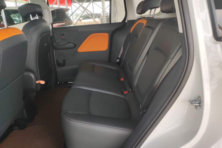 Used Bestune NAT 2022 Comfortable Travel Battery-Swap Version 100kW 401km Left Rear Seat