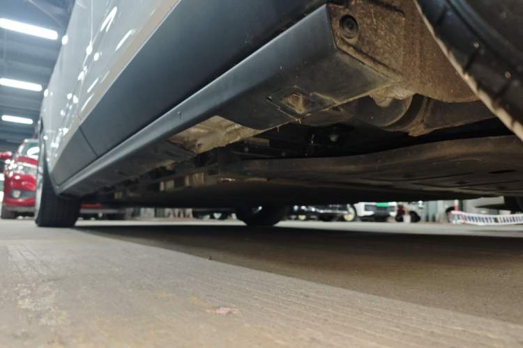 Used Bestune NAT 2022 Comfortable Travel Battery-Swap Version 100kW 401km Left Side Sill