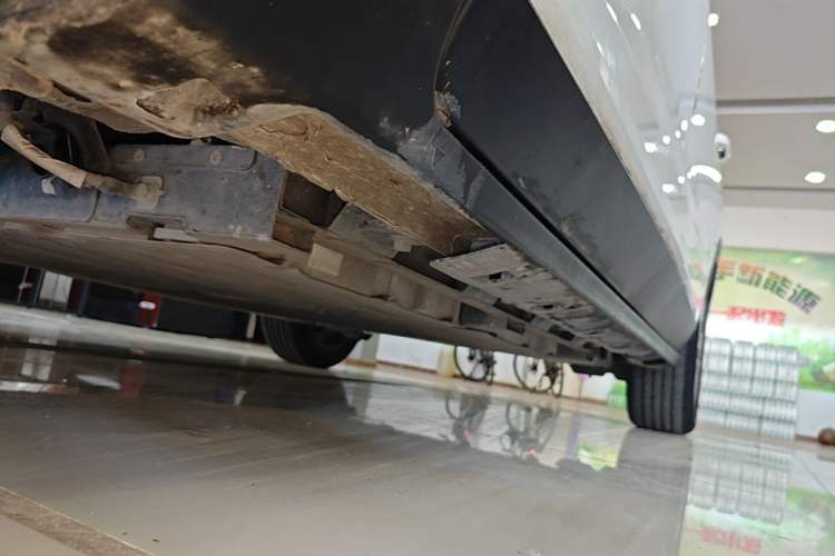 Used Bestune NAT 2022 Comfortable Travel Battery-Swap Version 100kW 401km Left Side Sill