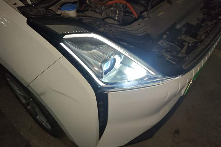 Used Bestune NAT 2022 Enjoy Travel Battery-Swap Version 100kW 401km Right Front Headlight