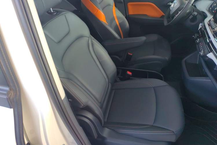 Used Bestune NAT 2022 Comfortable Travel Battery-Swap Version 100kW 401km Right Front Seat