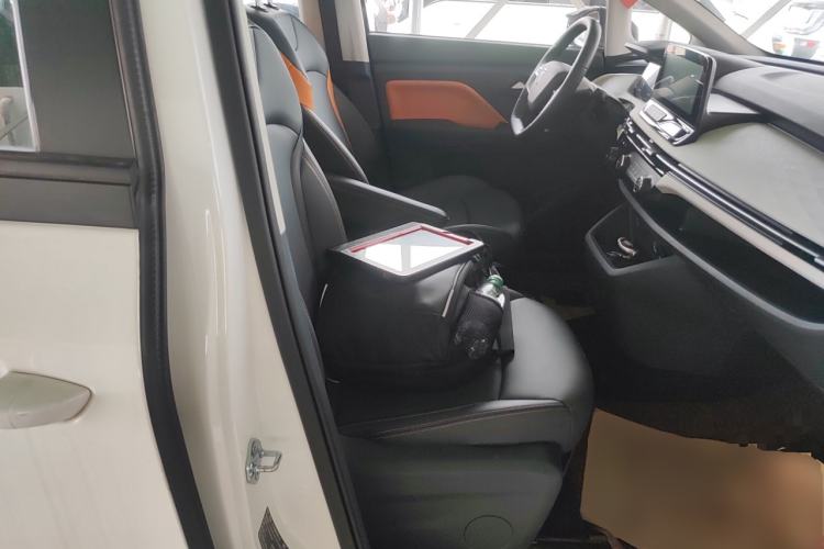 Used Bestune NAT 2022 Comfortable Travel Battery-Swap Version 100kW 401km Right Front Seat