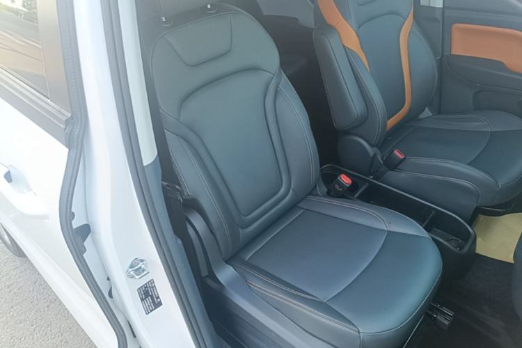 Used Bestune NAT 2022 Comfortable Travel Battery-Swap Version 100kW 401km Right Front Seat