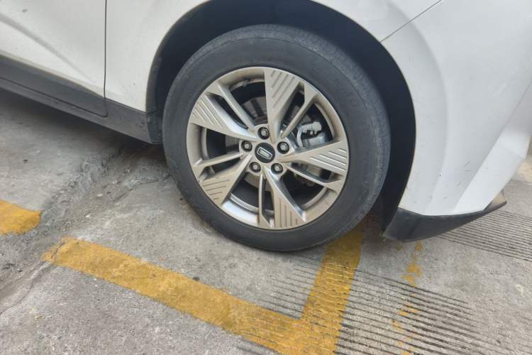 Used Bestune NAT 2022 Comfort Travel Version 100kW 419km Right Front Wheel Hub