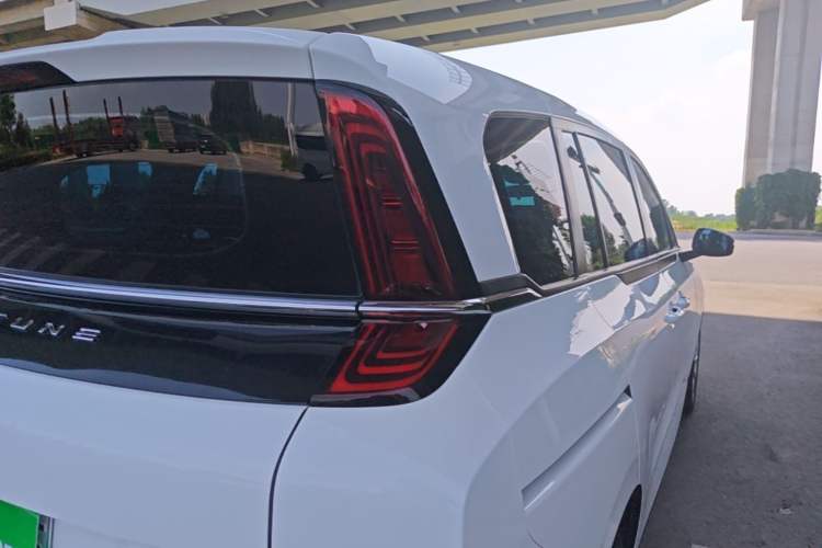 Used Bestune NAT 2022 Enjoy Travel Battery-Swap Version 100kW 401km Right Rear Taillight