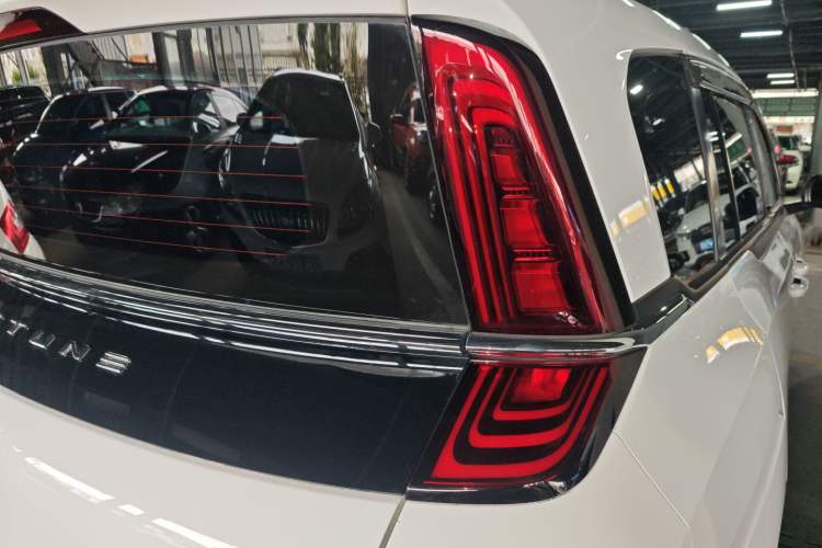 Used Bestune NAT 2022 Comfortable Travel Battery-Swap Version 100kW 401km Right Rear Taillight