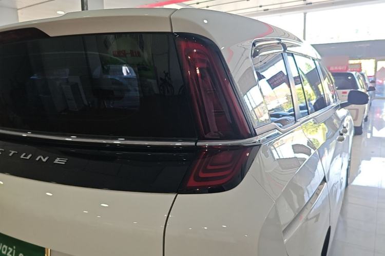 Used Bestune NAT 2022 Comfortable Travel Battery-Swap Version 100kW 401km Right Rear Taillight