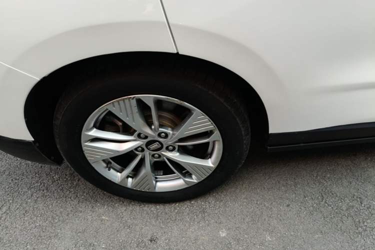 Used Bestune NAT 2022 Comfortable Travel Rental Edition Right Rear Wheel Hub