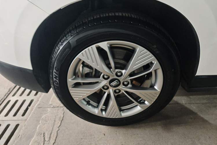 Used Bestune NAT 2022 Comfortable Travel Battery-Swap Version 100kW 401km Right Rear Wheel Hub