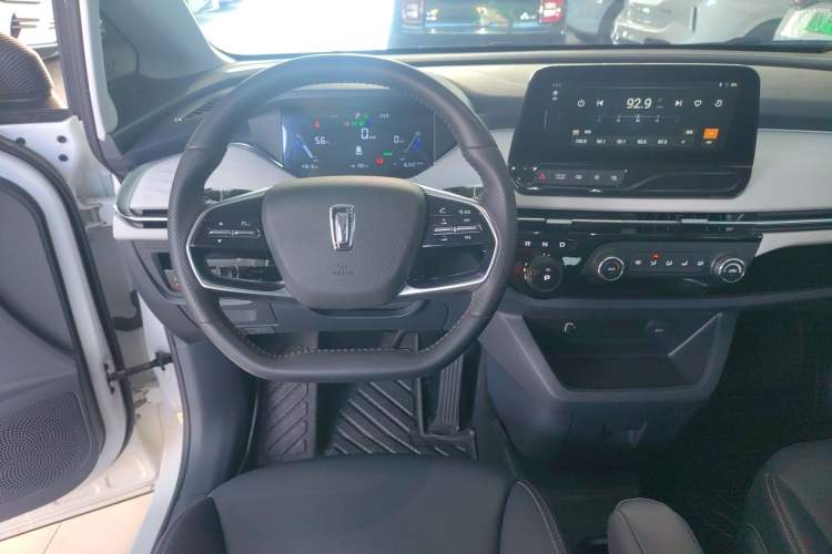 Used Bestune NAT 2022 Comfortable Travel Battery-Swap Version 100kW 401km Steering Wheel