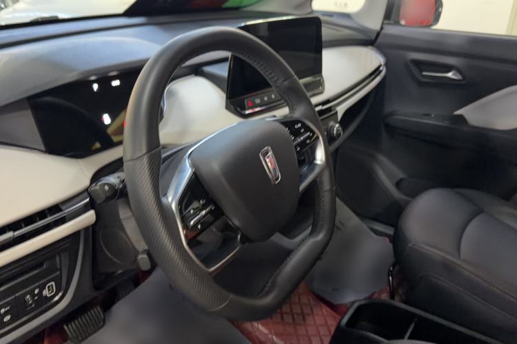 Used Bestune NAT 2022 Comfortable Travel Battery-Swap Version 100kW 414km Steering Wheel