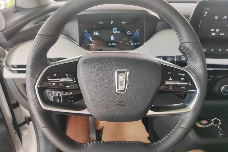 Used Bestune NAT 2022 Comfortable Travel Battery-Swap Version 100kW 401km Steering Wheel