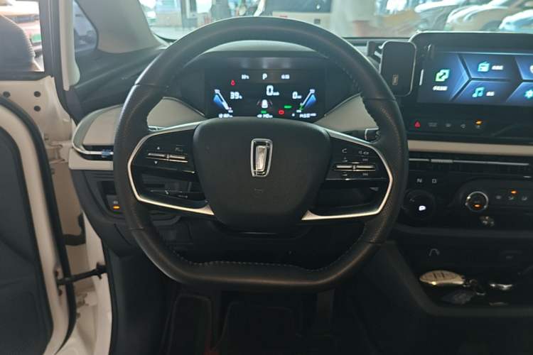 Used Bestune NAT 2022 Comfortable Travel Battery-Swap Version 100kW 401km Steering Wheel