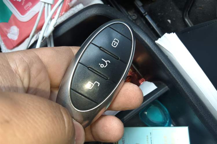 Used Bestune NAT 2022 Comfortable Travel Rental Edition Vehicle Key