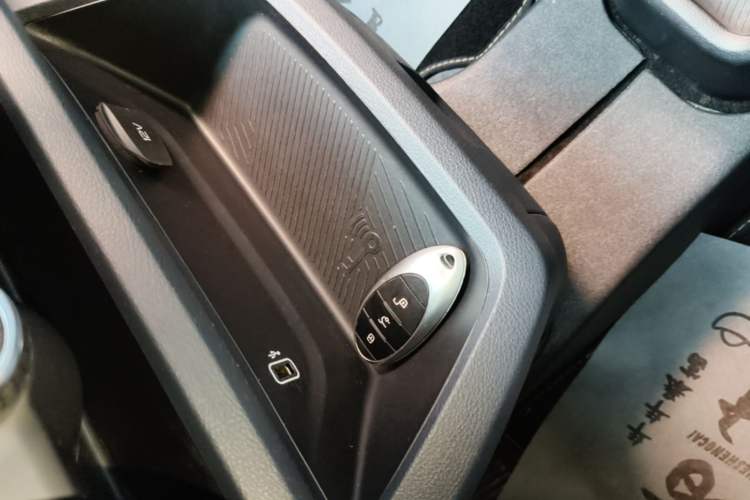 Used Bestune NAT 2022 Comfortable Travel Rental Edition Vehicle Key