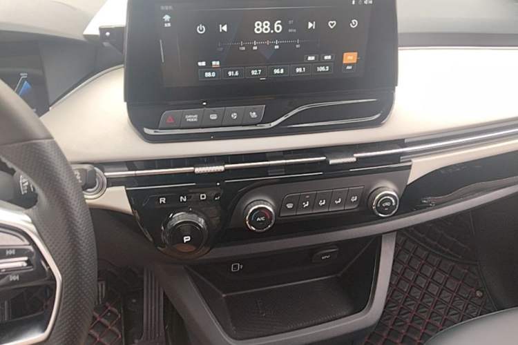 Used Bestune NAT 2023 PRO Comfort Travel Edition 425km Audio And AC Panel