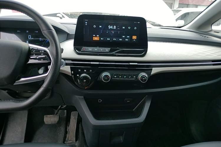 Used Bestune NAT 2023 PRO Comfortable Travel Battery-Swap Version 401km Audio And AC Panel