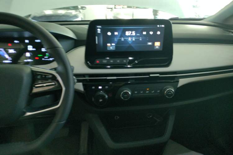 Used Bestune NAT 2023 PRO Comfort Travel Edition 419km Audio And AC Panel