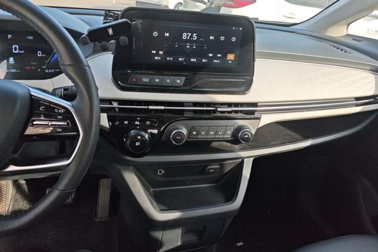Used Bestune NAT 2023 PRO Comfort Travel Edition 425km Audio And AC Panel