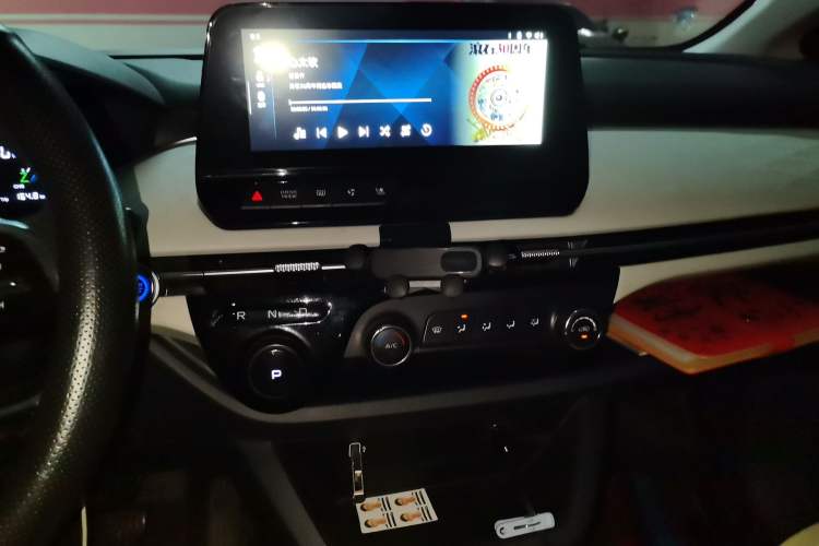 Used Bestune NAT 2023 PRO Comfortable Travel Extended Range Battery-Swap Version 401km Audio And AC Panel