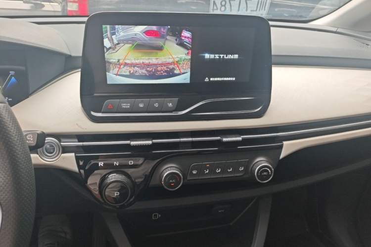 Used Bestune NAT 2023 PRO Comfort Travel Extended Version 425km Audio And AC Panel