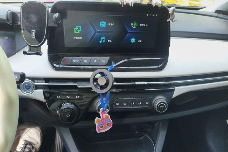 Used Bestune NAT 2023 PRO Comfortable Travel Extended Range Battery-Swap Version 401km Audio And AC Panel
