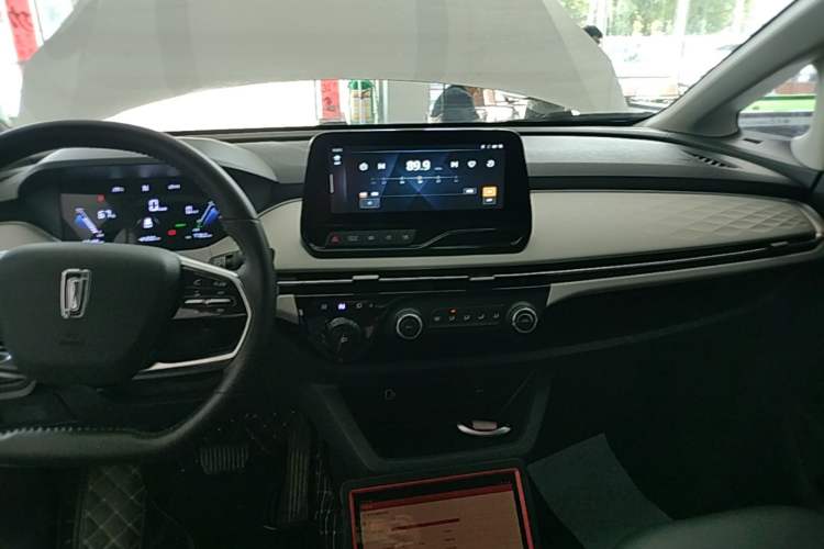 Used Bestune NAT 2023 PRO Comfort Travel Edition 419km Audio And AC Panel