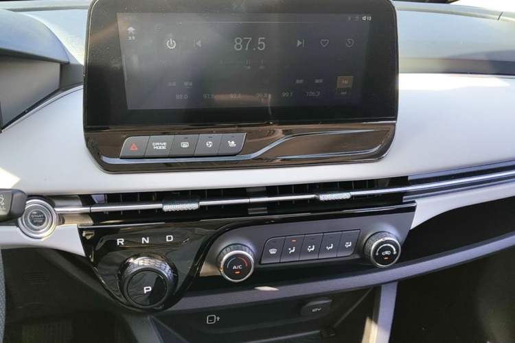 Used Bestune NAT 2023 PRO Comfort Travel Edition 419km Audio And AC Panel