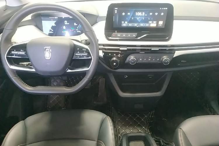 Used Bestune NAT 2023 PRO Comfort Travel Edition 419km Audio And AC Panel