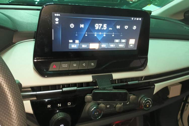 Used Bestune NAT 2023 PRO Comfortable Travel Extended Range Battery-Swap Version 401km Audio And AC Panel