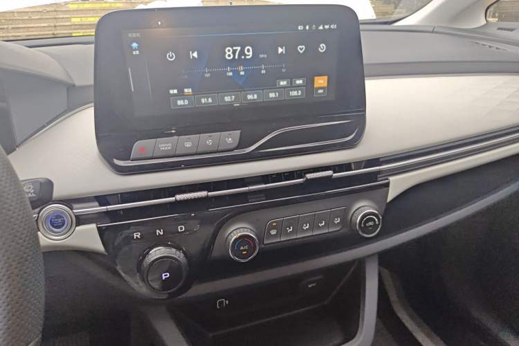 Used Bestune NAT 2023 PRO Comfortable Travel Extended Range Battery-Swap Version 401km Audio And AC Panel