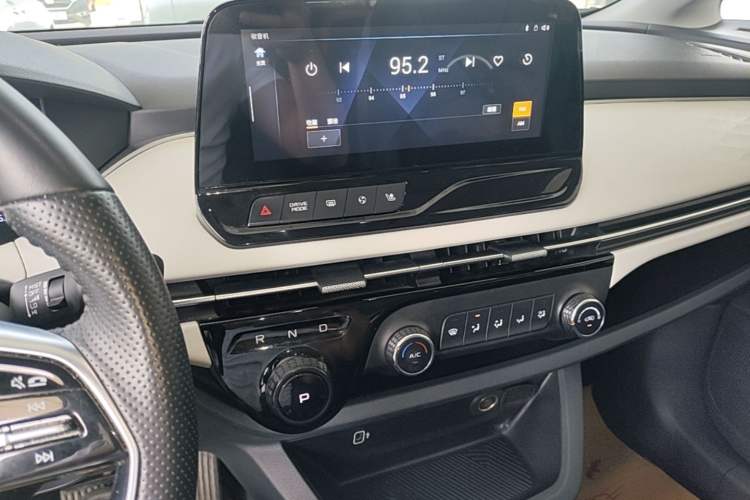 Used Bestune NAT 2023 PRO Comfort Travel Edition 425km Audio And AC Panel