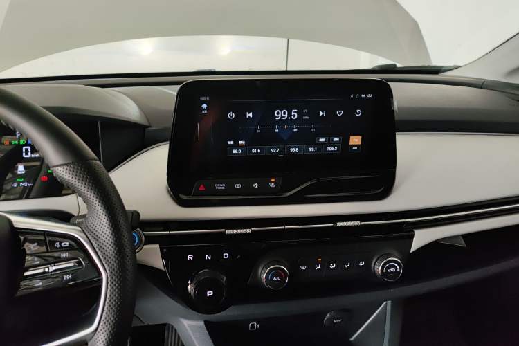 Used Bestune NAT 2023 PRO Comfortable Travel Battery-Swap Version 401km Audio And AC Panel