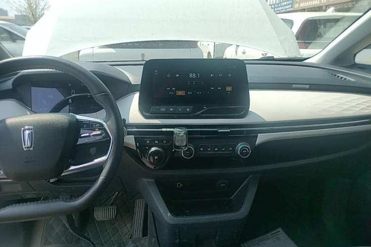 Used Bestune NAT 2023 PRO Comfortable Travel Battery-Swap Version 401km Audio And AC Panel